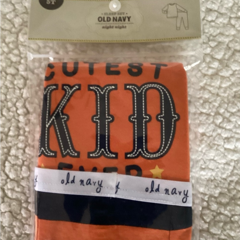 New, Old Navy, size 5T Pajama set